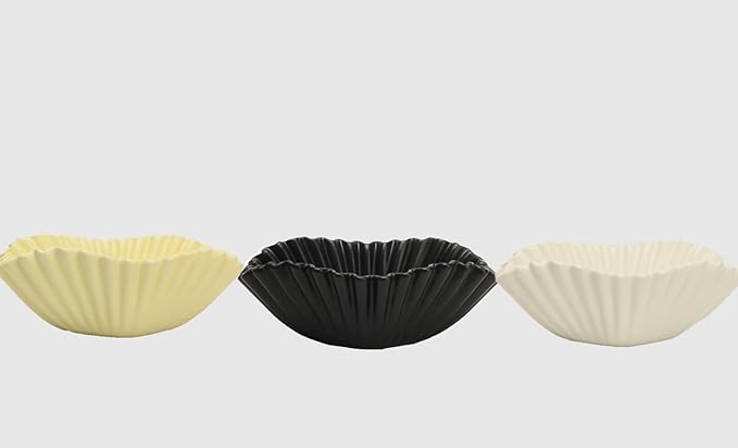 9.45 Inch Decorative Bowl, Black Modern Ceramic Decorative Bowl for Kitchen Counter Dining Table Centerpiece,Ruffle Ceramic Fruit Bowl Key Bowl Candy Bowl Farmhouse Home Decor