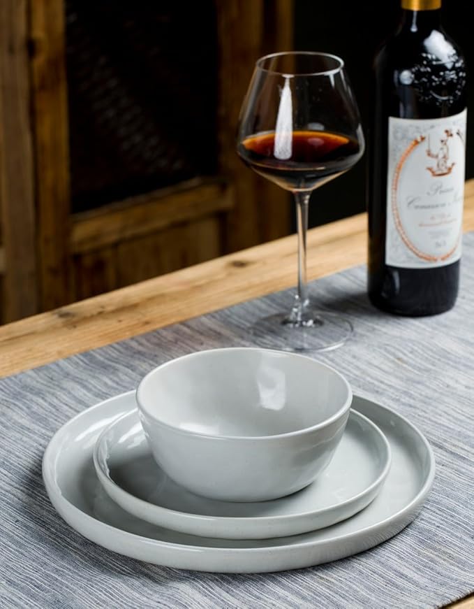 Famiware Mars Plates and Bowls Set, 18 Pieces Dinnerware Sets, Dishes Set for 6, Light Gray