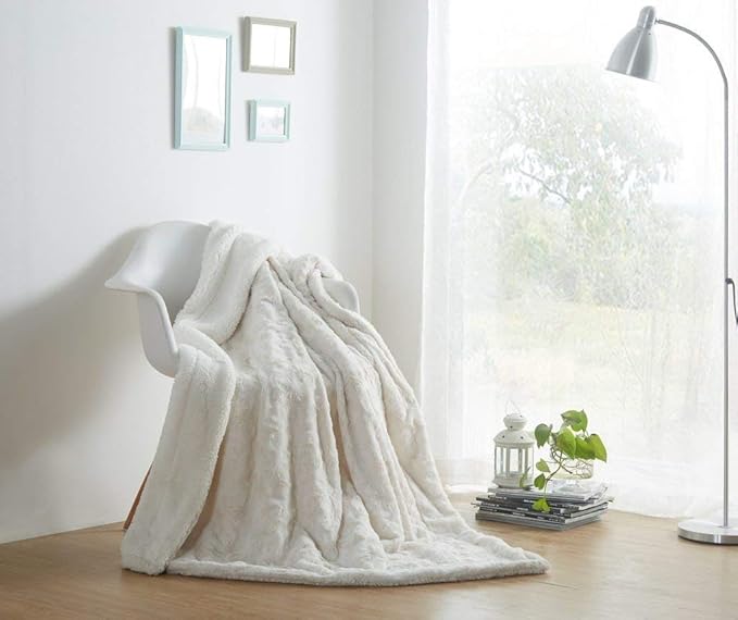DaDa Bedding Luxury White Roses Fluffy and Cuddly Faux Fur with Sherpa Backside Fleece Cloud Throw Blanket - Super Soft Warm Plush Luxe Solid Toss for Sofa, Couch or Bed - 63" x 90"