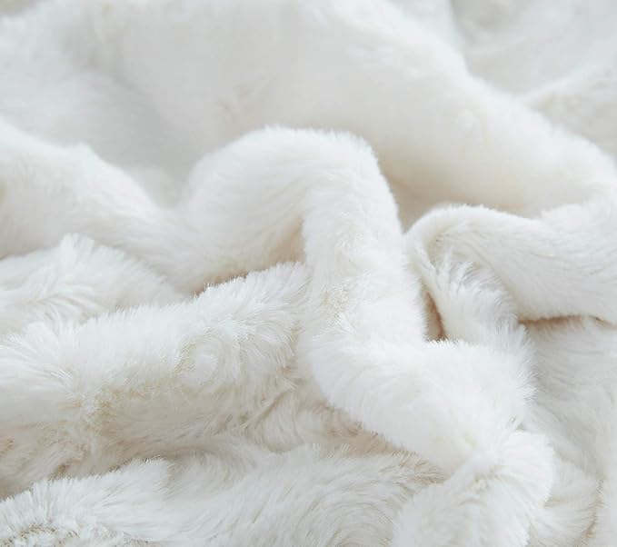 DaDa Bedding Luxury White Roses Faux Fur with Sherpa Backside Fleece Throw Blanket - Super Soft Warm Plush Luxe Solid Toss - 50" x 60"