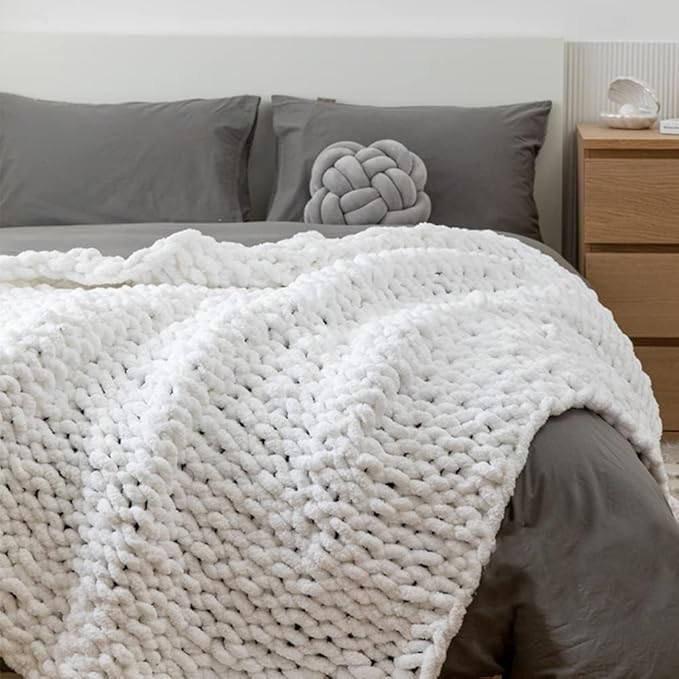 Chunky Knit Blanket Throw 40"*60", Hand Knitted Warm Chenille Throw Blanket, Home Decor Soft Thick Yarn Cable Knit Blanket, Soft Breathable Fleece Banket Christmas for Couch Bed Sofa Best Gift (White)