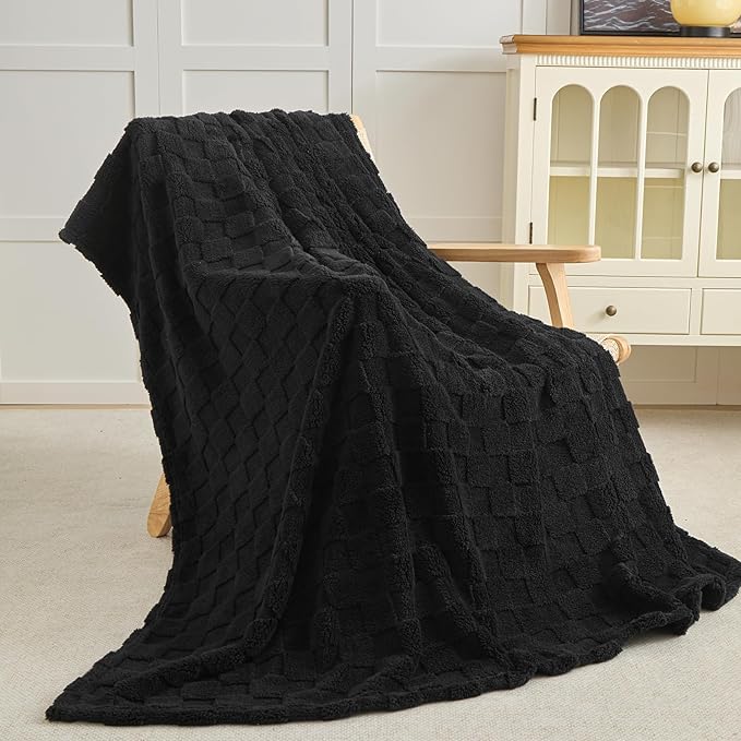 Throw Fleece Blanket for Couch - Super Soft Cozy Throw Blankets for Women,3D Checkered Striped Lightweight Blanket for Girls,All Seasons Flannel Blanket，Bed Home Decor，44x60 Inches