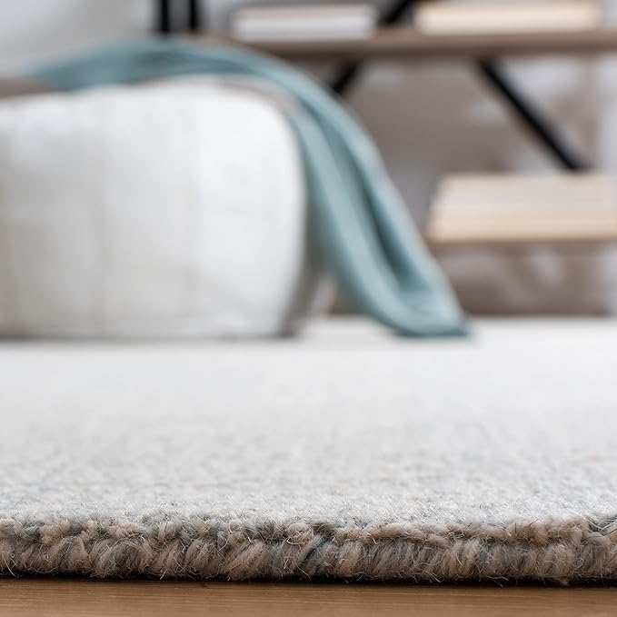 SAFAVIEH Abstract Collection Accent Rug - 4' Square, Light Grey & Ivory, Handmade Wool, Ideal for Living Room, Bedroom, Dining Room (ABT468F-4SQ)