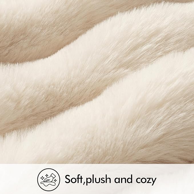 MIULEE Pack of 2 Decorative Pillow Covers Thick Soft Plush Faux Fur Throw Pillows Luxury Home Decor for Couch Bedroom Living Room Sofa,18x18 Inch Beige