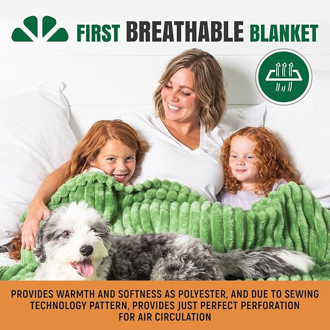 GO Premium Ultra Soft Twin Blanket for Couch - Green Fleece for Living Room, Bedroom, Home Decor - Small Throw for Men, Women (60x80 Inches)