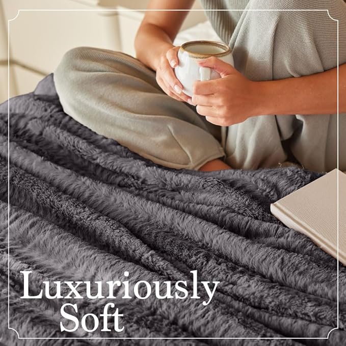 The Connecticut Home Co Throw Blanket for Couch, Soft Fluffy Room Decor, Cozy Warm Throws for Bed, Couches, Gifts for Women, Bedroom Cute Aesthetic Blankets Faux Fur and Sherpa, 65x50, Gray