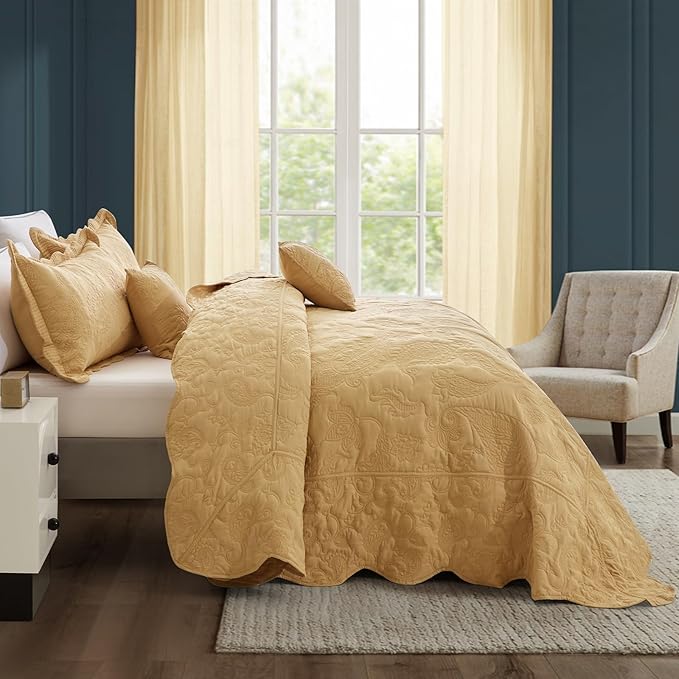 HZ & HY Oversized King Bedspread 138x122 Extra Wide, Quilted Coverlet Bedding Set, Lightweight Thin Comforter, Reversible, Luxurious, 5 Piece, 100% Microfiber, California/Alaskan King, Honey Gold