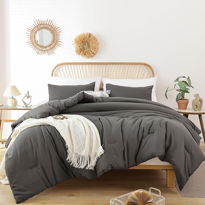 ROSGONIA King Size Comforter Set Charcoal Grey, 3pcs (1 Dark Gray Comforter & 2 Pillowcases), All Season Bedding Lightweight Bedspread Blanket Quilt