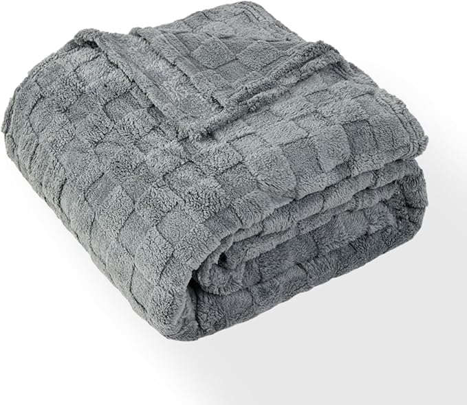 King Fleece Blanket for Couch - Super Soft Cozy Throw Blankets for Women,3D Checkered Striped Lightweight Blanket for Girls,All Seasons Flannel Blanket，Bed Home Decor，108x90 Inches