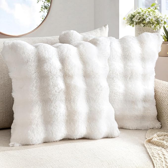 MIULEE Pack of 2 Decorative Pillow Covers Thick Soft Plush Faux Fur Throw Pillows Christmas Luxury Home Decor for Winter Holiday Couch Bedroom Living Room Sofa,20x20 Inch White