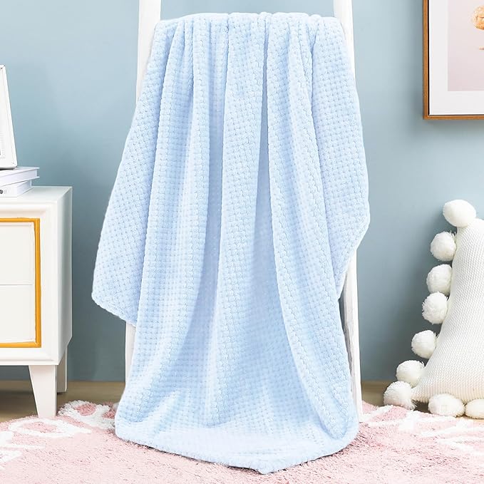 Exclusivo Mezcla Fleece Throw Blanket, Super Soft and Warm Blankets for Couch, Sofa and Bed Waffle Textured, Cozy, Fuzzy and Lightweight (Light Blue, 40x50 Inches)