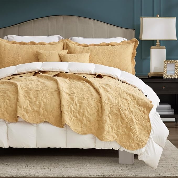 HZ & HY Oversized King Bedspread 138x122 Extra Wide, Quilted Coverlet Bedding Set, Lightweight Thin Comforter, Reversible, Luxurious, 5 Piece, 100% Microfiber, California/Alaskan King, Honey Gold