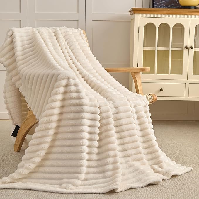 Throw Fleece Blanket for Couch - Super Soft Cozy Throw Blankets for Women,3D Striped Lightweight Blanket for Girls,All Seasons Flannel Blanket，Bed Home Decor，44x60 Inches