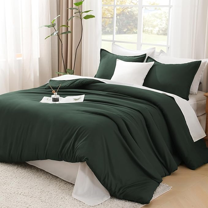Litanika Forest Green Comforter Full Size, 3 Pieces Lightweight Solid Bedding Set, All Season Fluffy Bed Set (79x90In Comforter & 2 Pillowcases)