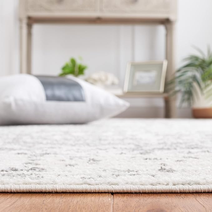 SAFAVIEH Madison Collection 9' Round Silver Ivory MAD603G Oriental Snowflake Medallion Distressed Non-Shedding Dining Room Entryway Foyer Living Room Bedroom Area Rug
