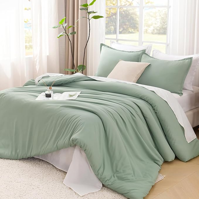 Litanika Oversized King Comforter Set 120x120, 3 Pieces Sage Green Super King Lightweight Solid Bedding Set, All Season Fluffy Bed Set Quilt Blanket