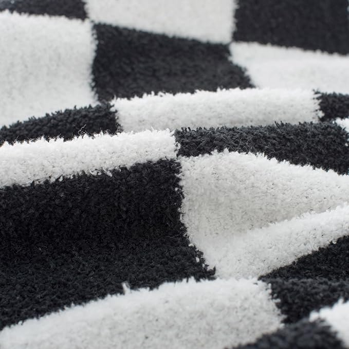 Carriediosa Checkered Throw Blanket 50" X 60", 400GSM Ultra Soft Microfiber Fuzzy Fluffy Reversible Cute Preppy Knitted Blankets Cozy Plush Fall Throws for Couch, Bed, Sofa, Black