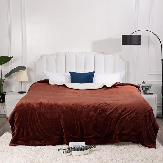 NANPIPER King Size Sherpa Blanket, Soft Fleece Throw for Bed, Reversible Thick Fuzzy Blanket for Winter (Brown, 90x108 inches)