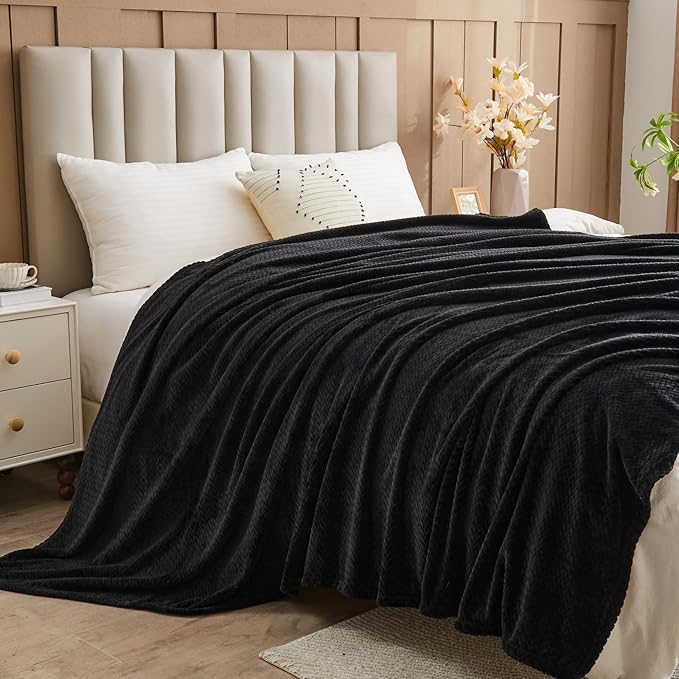 NEWCOSPLAY Super Soft King Blanket Black Premium Silky Flannel Fleece Leaves Pattern Lightweight Bed Blanket All Season Use (Black, King(90"x110"))