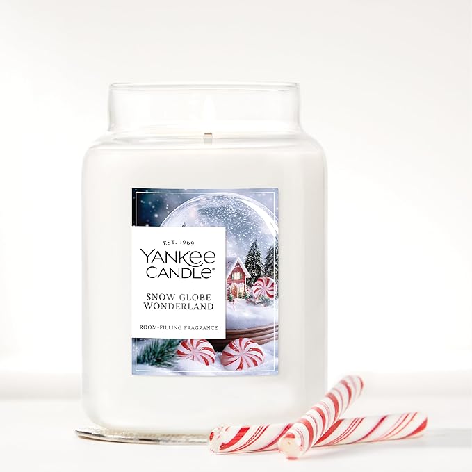 Yankee Candle Snow Globe Wonderland Scented Candle, 22oz Large Jar with up to 150 Hour Burn Time, Giftable, Holidays