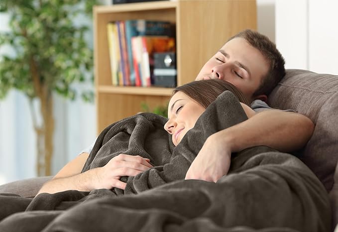 Utopia Bedding Fleece Blanket King Size Brown 300GSM Luxury Fuzzy Soft Anti-Static Microfiber Bed Blanket (90x102 Inch)