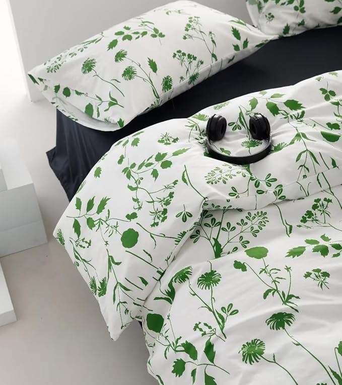 KAREVER Sage Botanical Comforter Queen White Green Floral Plant Bedding Comforter Set Girls Garden Pattern Printed on White Blanket Rustic Leaf Blossom Women White Farmhouse Comforter Queen