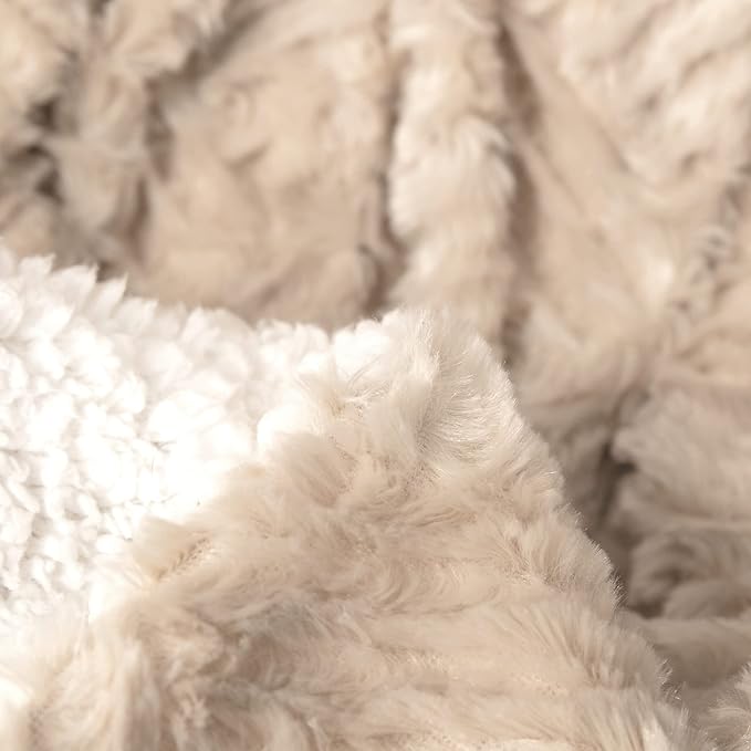 DaDa Bedding Champagne Ivory Faux Fur Throw Blanket - Dreamy Gold Geometric Embossed Sherpa Backside - Super Soft Warm Cozy Plush Fluffy - 63" x 90"