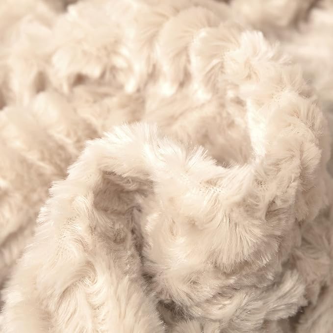 DaDa Bedding Champagne Ivory Faux Fur Throw Blanket - Dreamy Gold Geometric Embossed Sherpa Backside - Super Soft Warm Cozy Plush Fluffy - 63" x 90"