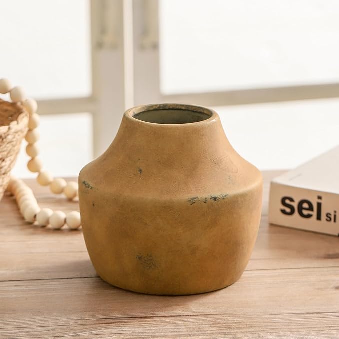 Mitt&Ditt Ceramic Flower Vase, 5.3 inch Pottery Farmhouse Rustic Vase, Handcrafted Weathered Vases, Small Flower Terracotta Vases for Home Decor, Living Room, Table, Shelf, Mantel