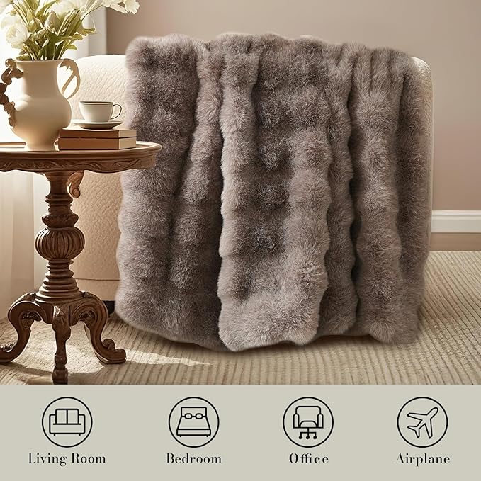 Amélie Home Faux Fur Throw Blanket, Ultra Soft Fuzzy Plush Bubble Blanket for Couch, Bed & Living Room, 60"x80", Cationic Bear Brown