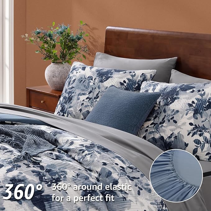 CASAAGUSTO Queen Comforter Set, 7 PCS Navy Blue Floral Comforter Set with Flowers Leaves Pattern, Soft Velvet Design for Winter Queen Size Bedding Set(90"X90")