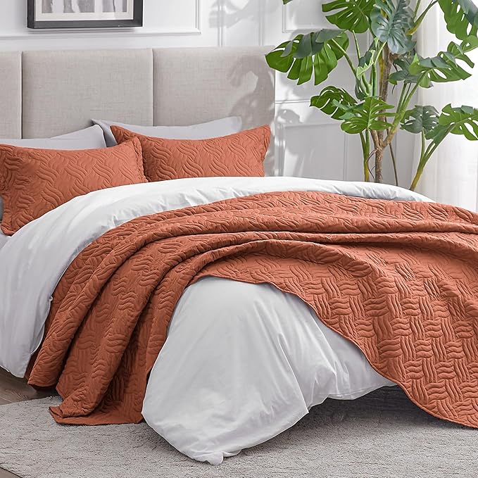 Love's cabin Quilts for Queen Bed Umber Bedspreads Bedding Set - Summer Lightweight Bedspread Comforter - Wave Pattern Bedding Coverlet for All Season - 3 Pieces (1 Quilt, 2 Pillow Shams)