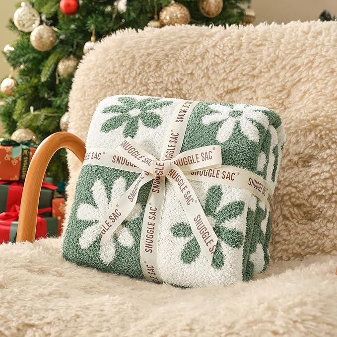 Snuggle Sac Checkered Blanket, Green Flower Throw Blanket for Christmas Couch Plaid Microfiber Fluffy Warm Cozy Fuzzy Reversible Checkerered Blankets for Sofa, Chair, Bed, 50x60 inches