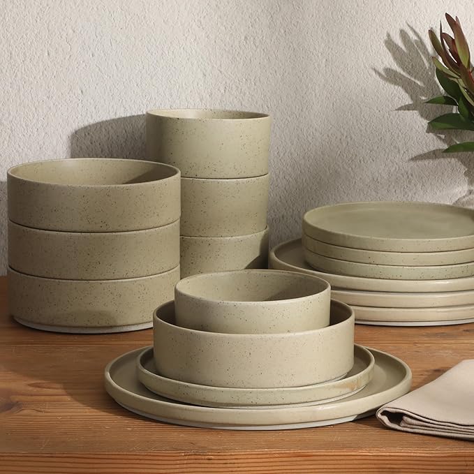 Gibson Elite Tatum Premium Porcelain Matte Reactive Glaze 16-Piece (Service for 4) Plates and Bolws Stackable Dishes Ceramic Dinnerware - Green