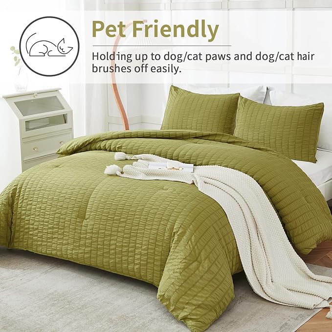 AveLom Olive Green Seersucker King Comforter Set - 104x90, 2 Pillowcases 20x36