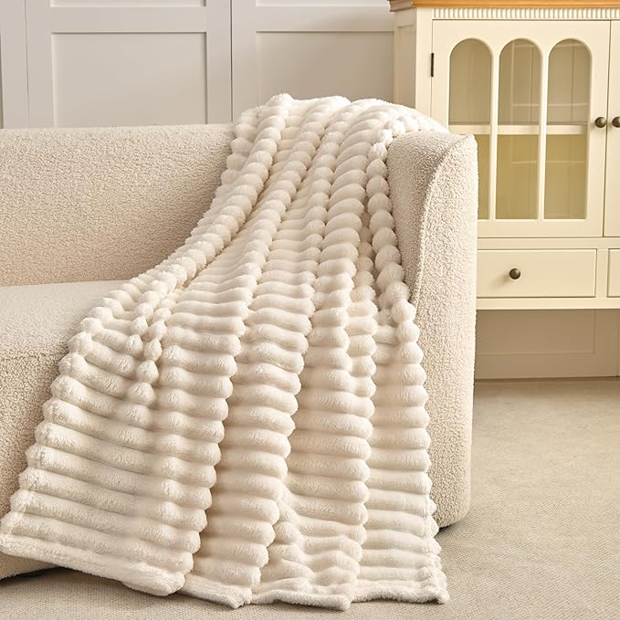 Throw Fleece Blanket for Couch - Super Soft Cozy Throw Blankets for Women,3D Striped Lightweight Blanket for Girls,All Seasons Flannel Blanket，Bed Home Decor，44x60 Inches