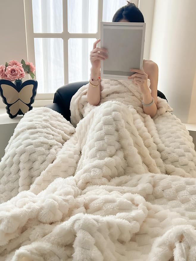 Twin Fleece Blanket for Couch - Super Soft Cozy Throw Blankets for Women Travel,3D Checkered Striped Lightweight Blanket for Girls,All Seasons Flannel Blanket，Bed Home Decor，60x80 Inches