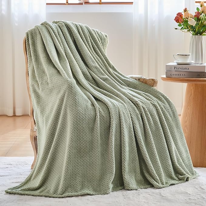 NEWCOSPLAY Super Soft King Blanket Sage Green Premium Silky Flannel Fleece Leaves Pattern Lightweight Bed Blanket All Season Use (Sage Green, King(90"x110"))