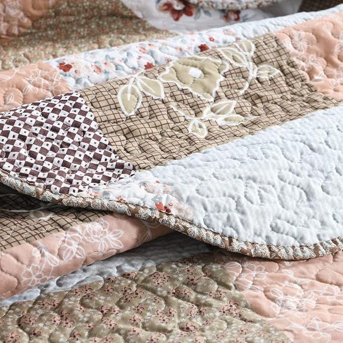 Homcosan Quilt Bedspreads Sets King Size (98x106 inches), Reversible Mocha Floral Patchwork Patterns, Lightweight Coverlet for All Season, 3-Piece Bedding (1 Quilt + 2 Pillow Shams)