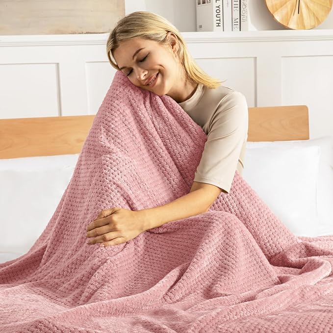 Exclusivo Mezcla Fleece Bed Blanket Twin Size, Super Soft and Warm Blankets for Couch, Sofa and Bed Waffle Textured, Cozy, Fuzzy and Lightweight (Dusty Pink, 90x66 Inches)