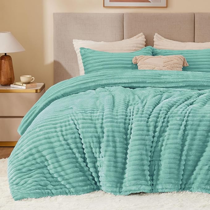 BEDELITE Fleece King Comforter Set -Super Soft & Warm Fluffy Haze Blue Bedding, Luxury Fuzzy Heavy Bed Set for Winter with 2 Pillow Cases