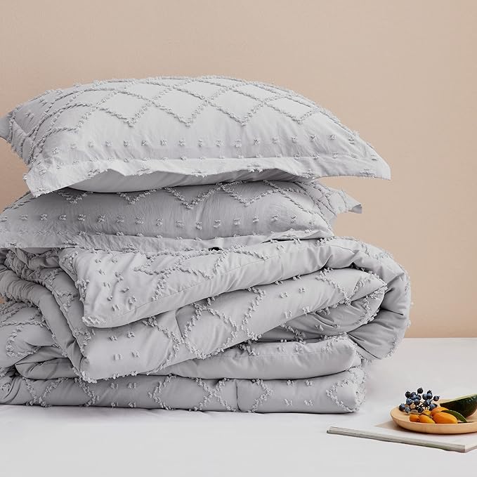 Bedsure Queen Comforter Set - Light Grey Comforter, Boho Tufted Shabby Chic Bedding for Kids, 3 Pieces Vintage Farmhouse Bed Set for All Seasons, Fluffy Soft Bedding with 2 Pillow Shams
