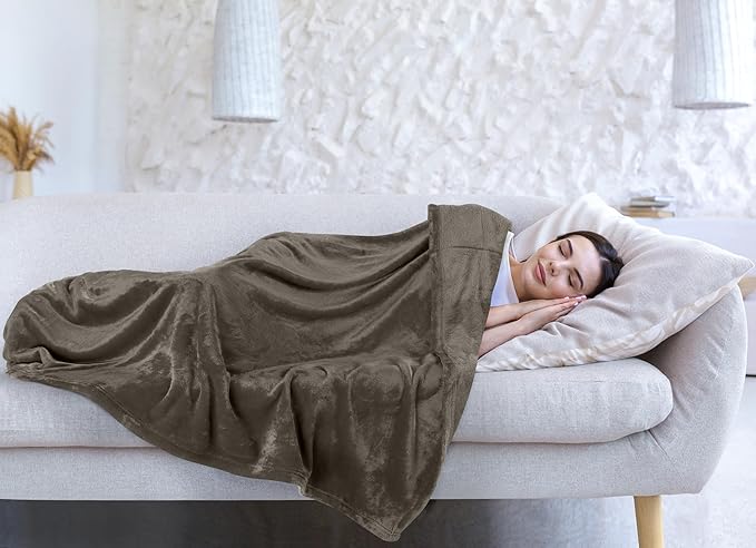 Utopia Bedding Fleece Blanket King Size Brown 300GSM Luxury Fuzzy Soft Anti-Static Microfiber Bed Blanket (90x102 Inch)