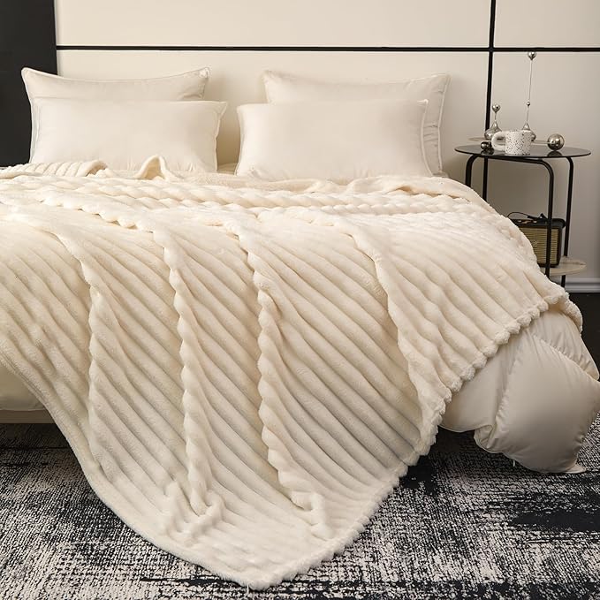 Throw Fleece Blanket for Couch - Super Soft Cozy Throw Blankets for Women,3D Striped Lightweight Blanket for Girls,All Seasons Flannel Blanket，Bed Home Decor，44x60 Inches