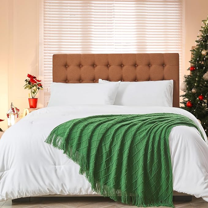 inhand Green Christmas Throw Blanket for Couch and Bed, Birthday Gifts for Women Teen Girl Friend Home Decor Knitted Blanket and Throws, Outdoor Lightweight Farmhouse Warm Woven Decorative, 50"x60"