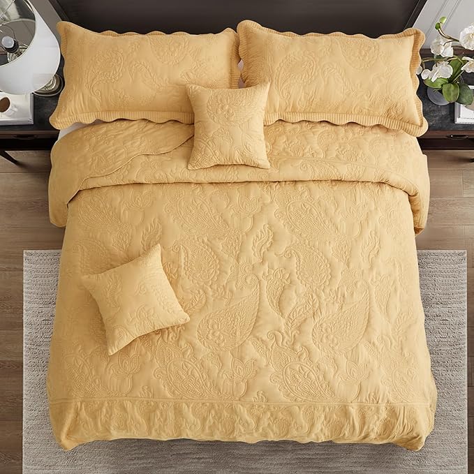 HZ & HY Oversized King Bedspread 138x122 Extra Wide, Quilted Coverlet Bedding Set, Lightweight Thin Comforter, Reversible, Luxurious, 5 Piece, 100% Microfiber, California/Alaskan King, Honey Gold