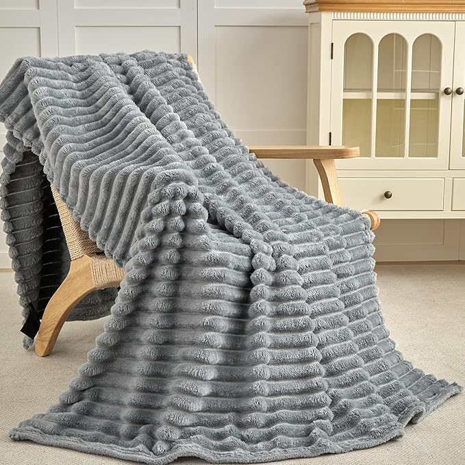 Throw Fleece Blanket for Couch - Super Soft Cozy Throw Blankets for Women,3D Striped Lightweight Blanket for Girls,All Seasons Flannel Blanket，Bed Home Decor，44x60 Inches