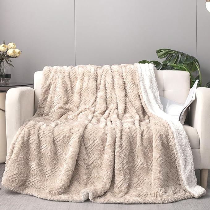 DaDa Bedding Champagne Ivory Faux Fur Throw Blanket - Dreamy Gold Geometric Embossed Sherpa Backside - Super Soft Warm Cozy Plush Fluffy - 63" x 90"