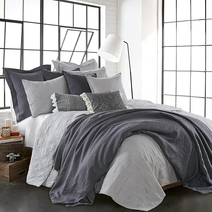 Levtex Home - 100% Linen Front/100% Cotton Back - Twin Quilt - Washed Linen - Light Grey - Quilt Size (68 x 86 in.)