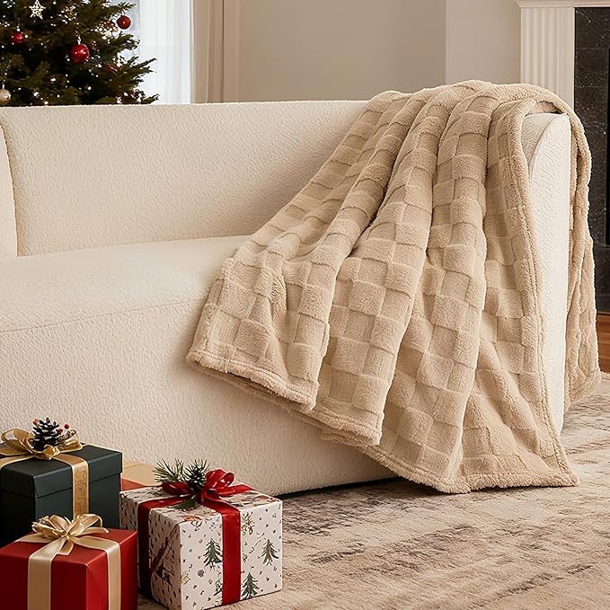 Queen Fleece Blanket for Couch - Super Soft Cozy Throw Blankets for Women,3D Checkered Striped Lightweight Blanket for Girls,All Seasons Flannel Blanket，Bed Home Decor，90x90 Inches